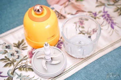 一文說(shuō)清制作輔食的常見(jiàn)工具及輔食機(jī)選購(gòu)要點(diǎn)